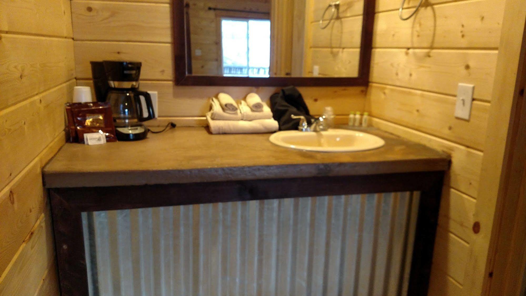 Bryce Valley Lodging Tropic Ngoại thất bức ảnh